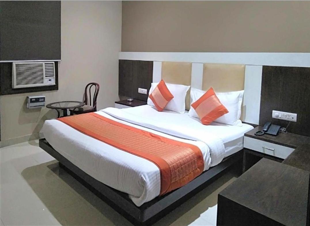 Raj Mahal Inn Yeni Delhi Dış mekan fotoğraf