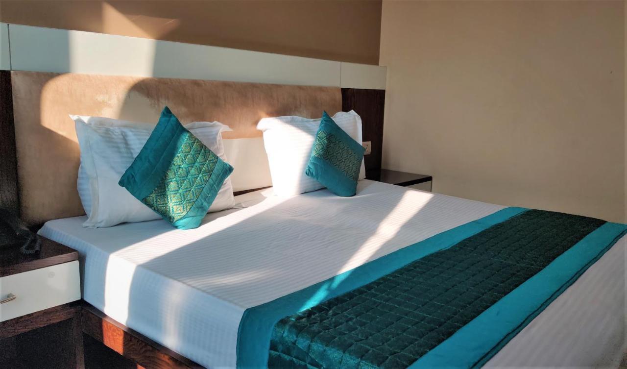 Raj Mahal Inn Yeni Delhi Dış mekan fotoğraf